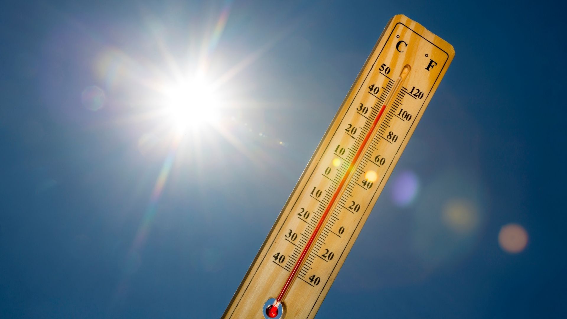 Why Does 40°C Cause a Crisis in France but Not in Istanbul?